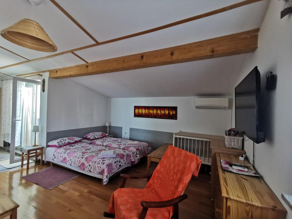 Anita Studio Apartment With Terrace Rijeka Eksteriør bilde